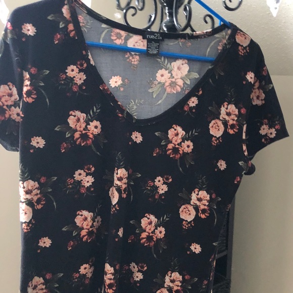 Rue21 Short Sleeve Floral Top-Size XL - Picture 3 of 4